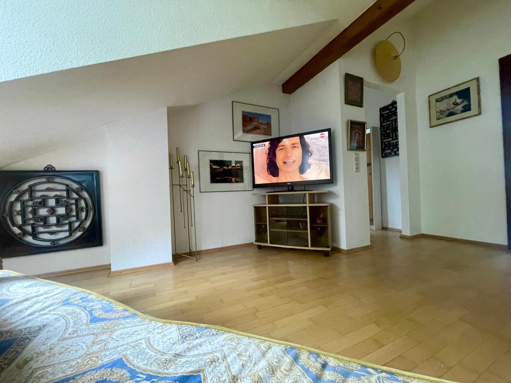 Wunderschoenes Grosses 3 Zimmer Apartament Zentrum Goldstadt Familienfreundlich Mit Garage プフォルツハイム エクステリア 写真
