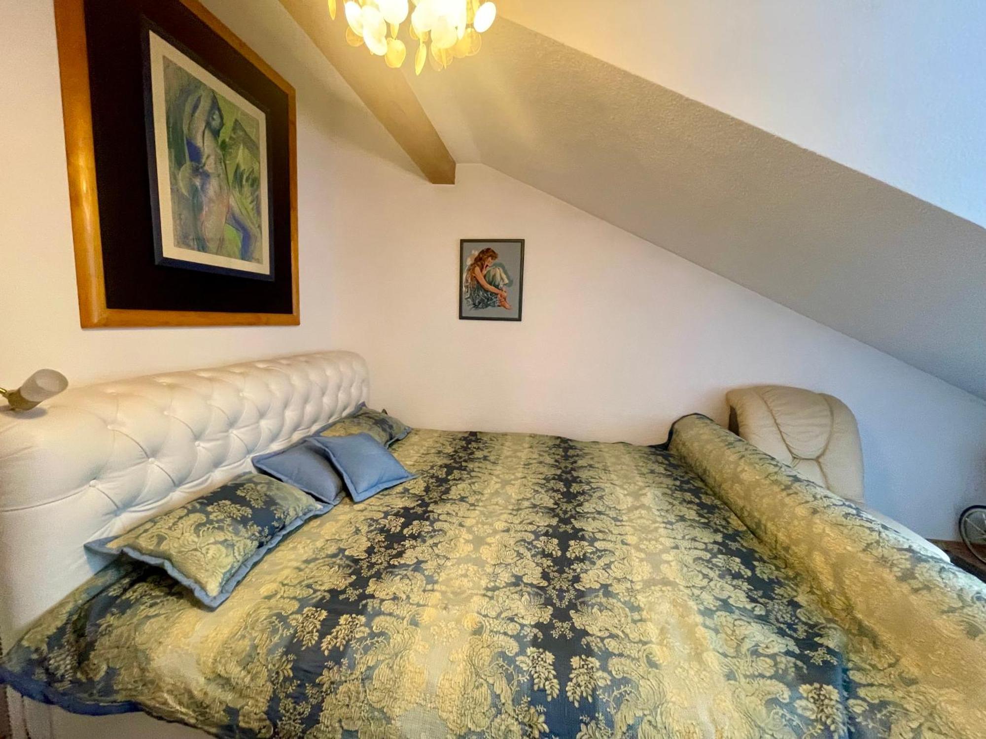 Wunderschoenes Grosses 3 Zimmer Apartament Zentrum Goldstadt Familienfreundlich Mit Garage プフォルツハイム エクステリア 写真